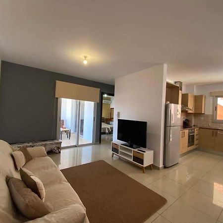 Andris Apartment Paralimni Exterior foto