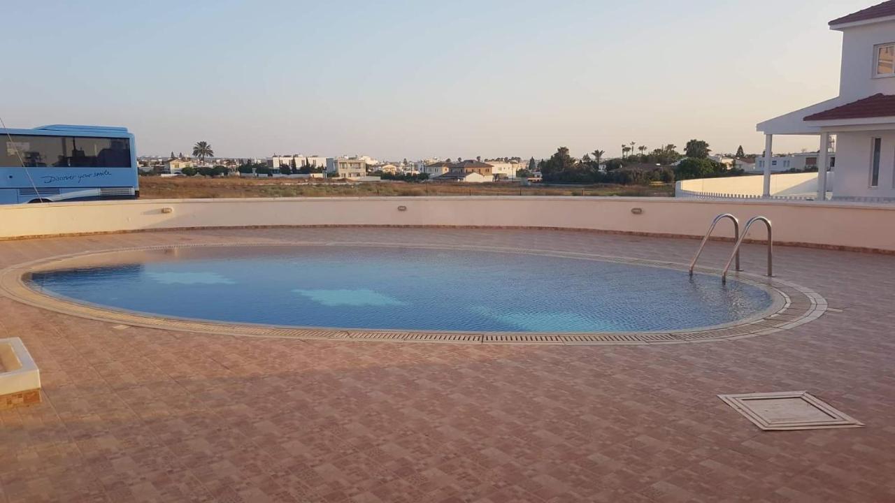 Andris Apartment Paralimni Exterior foto